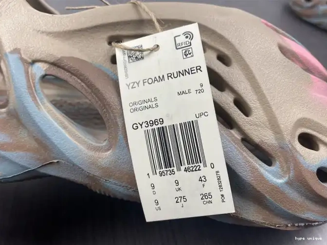 hype GY3969 Yeezy Adidas Runner Foam 0519